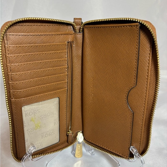 Michael Kors Brown Large Flag Multifunctional Phone Wristlet Wallet - Picture 4 of 9
